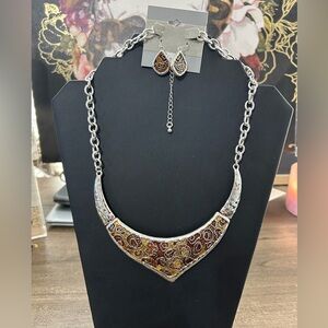 NWT necklace and earrings set